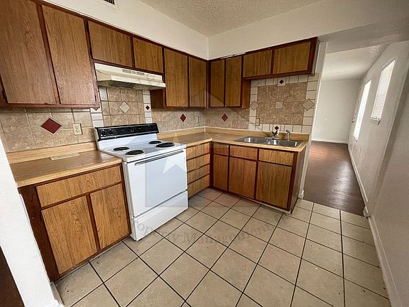 5th image of 3107 Atkinson Ave APT 109