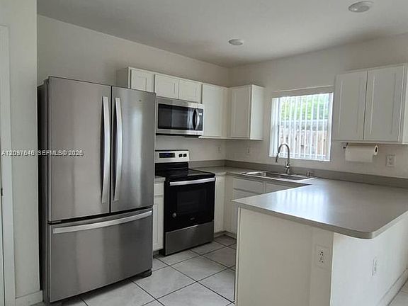 2nd image of 585 NE 5th Pl #585