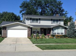 1120 N Topanga Dr, Palatine, IL 60074
