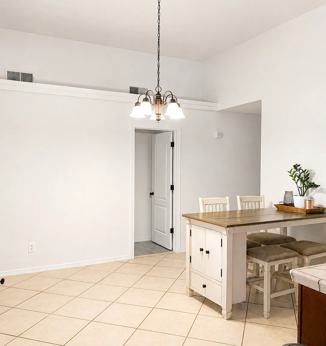 4 bed, 1416 sqft, $1,850 — Photo 3