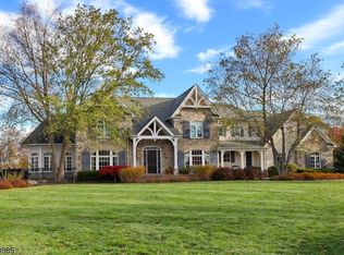 20 Smithfield Rd, Lebanon, NJ 08833