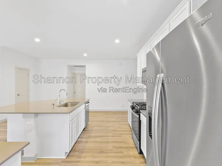 7915 Murciana Dr — Photo 12