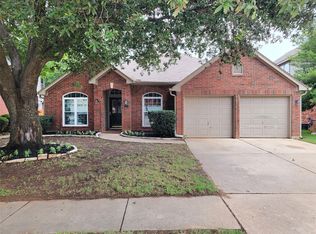 1604 Knoll Ridge Cir, Corinth, TX 76210