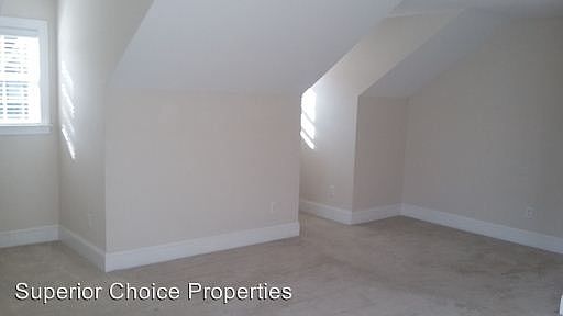 3rd image of 5516 Crown Hill Dr
