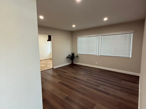 4900 W 98th St #1, Inglewood, CA 90301