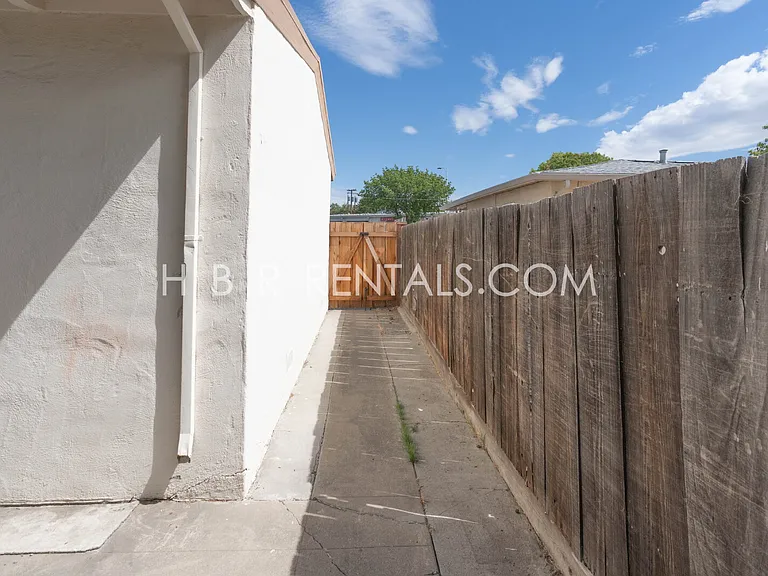 1261 N Tracy Blvd — Photo 17