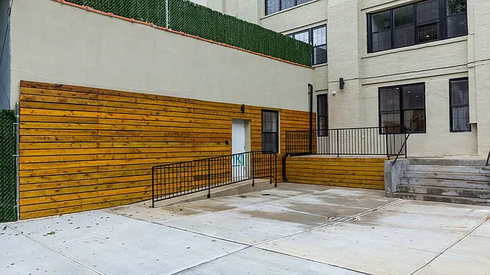 Rented by Nooklyn NYC LLC | media 23