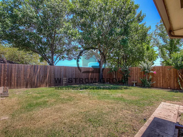 1642 Belltower Dr — Photo 35