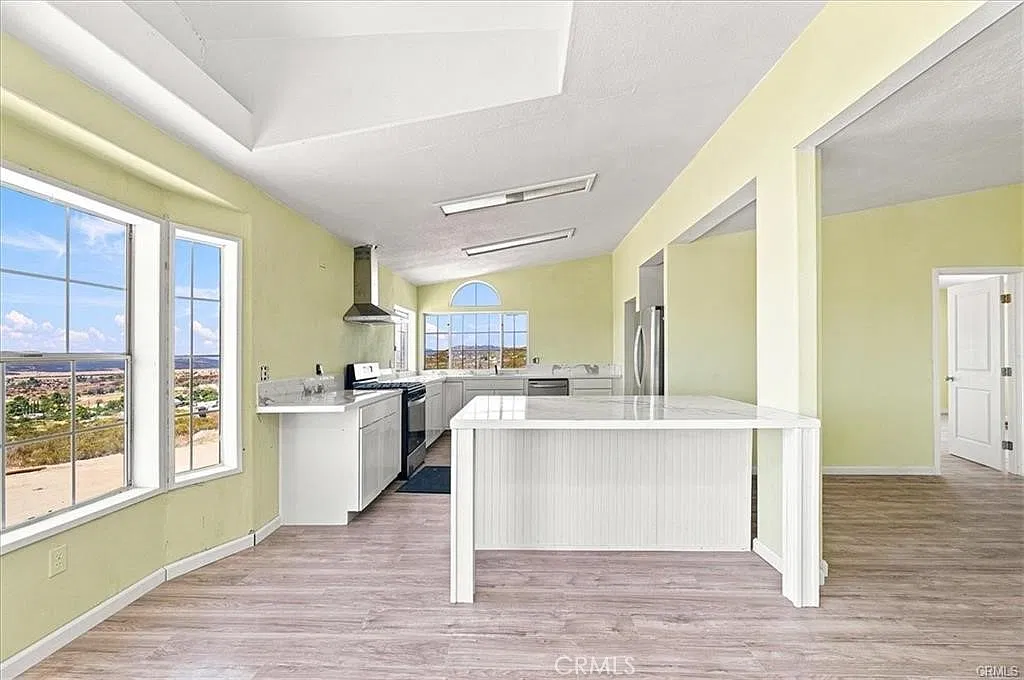 3 bed, 1994 sqft, $2,750 — Photo 4