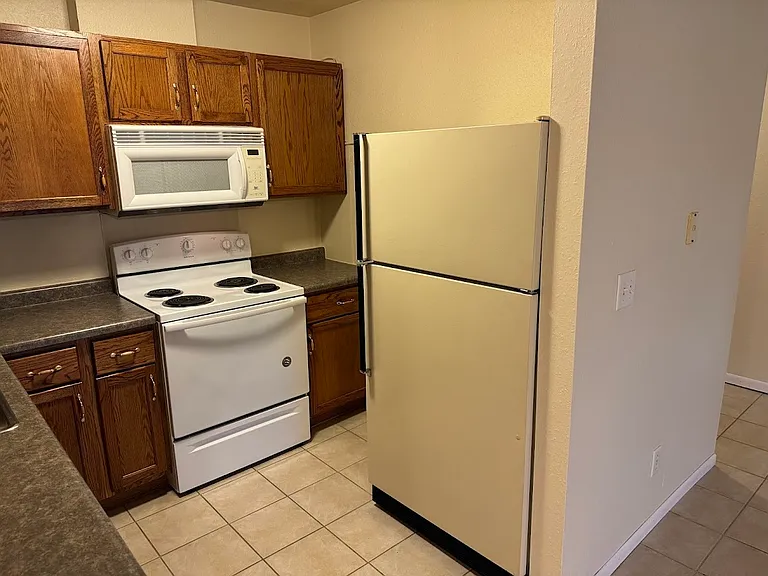 3021 Maple Dr — Photo 8
