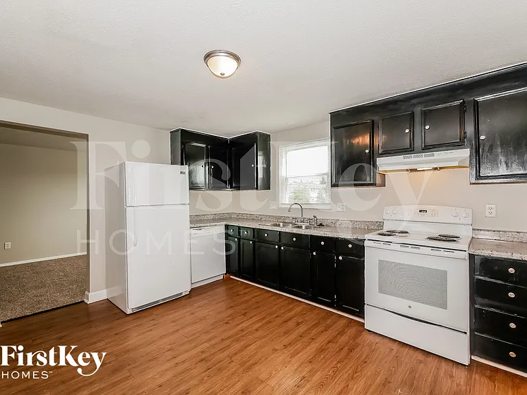 11415 Dunshire Dr — Photo 6