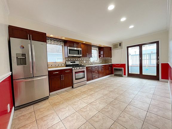 2nd image of 154 Lincoln Ave Floor 1
