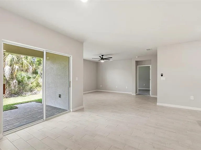 25222 Cadiz Dr — Photo 10