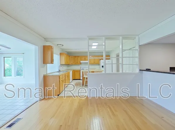 14355 Rainy Lake Dr #1, Chesterfield, MO 63017