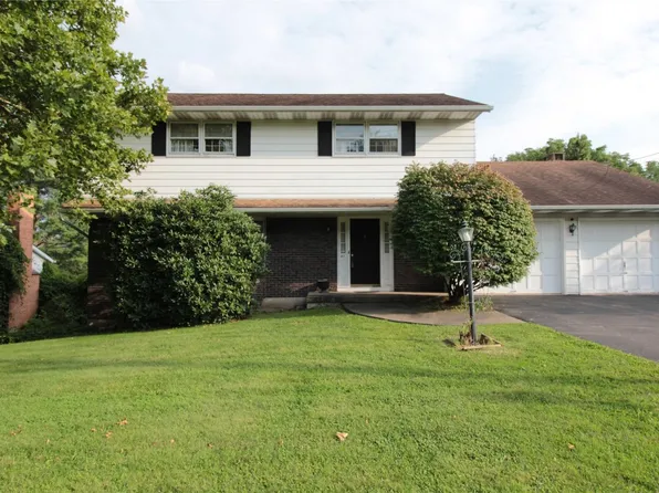 41 Coventry Rd, Endicott, NY 13760