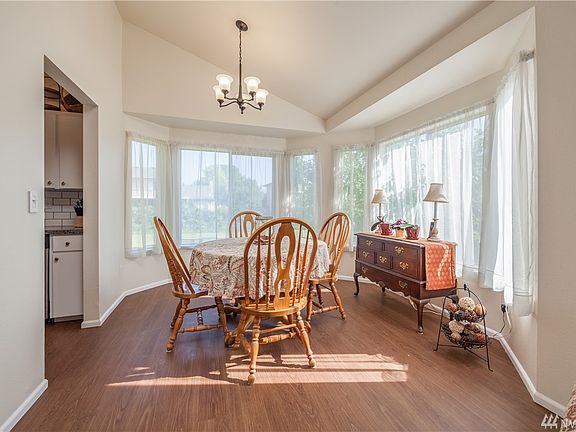 Bright dining room with lots of windows