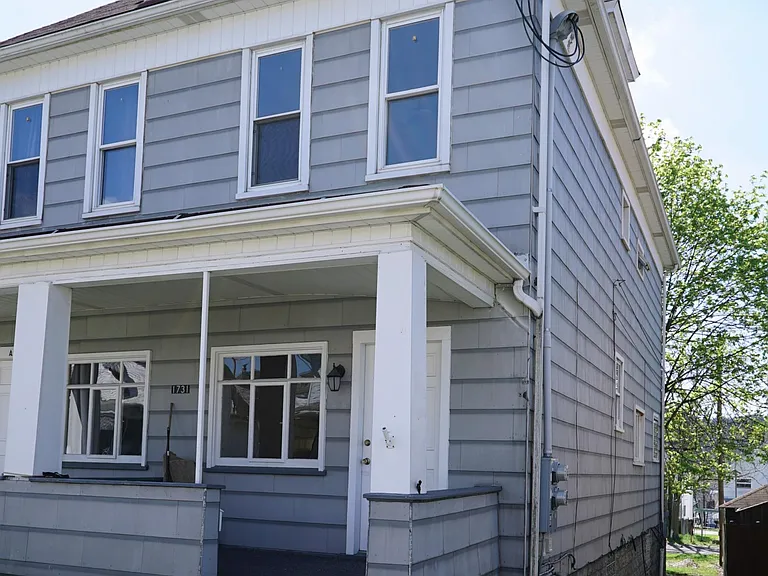 1731 Kenneth Ave #A — Photo 1