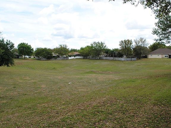 3rd image of 120 Lombard Cir