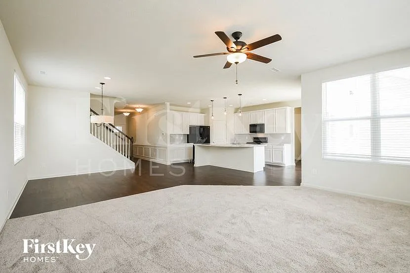 4 bed, 3.0 bath, 2456 sqft, $2,755 — Photo 3