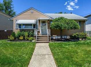 14 Holly St, Carteret, NJ 07008