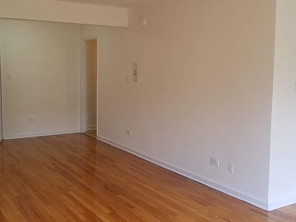 5th image of 1717 E 18th St APT 4E