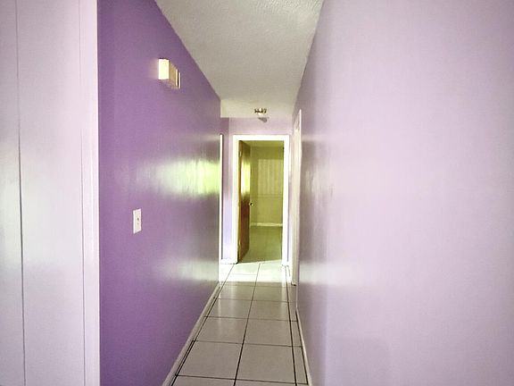 3rd image of 275 SE 16TH Avenue