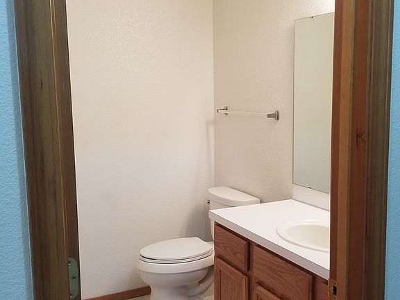 Downstairs 1/2 bath