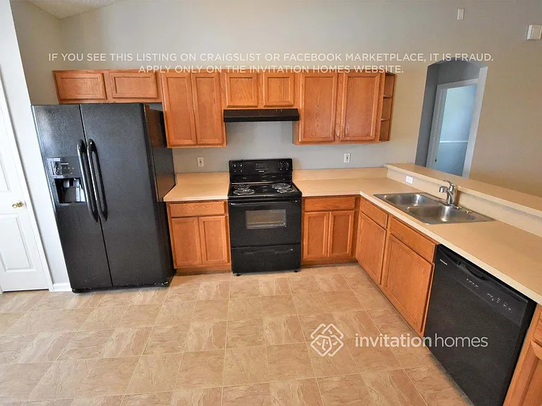 9785 Oxford Station Dr — Photo 7