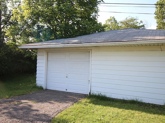 2nd image of 3971 Far Hills Dr
