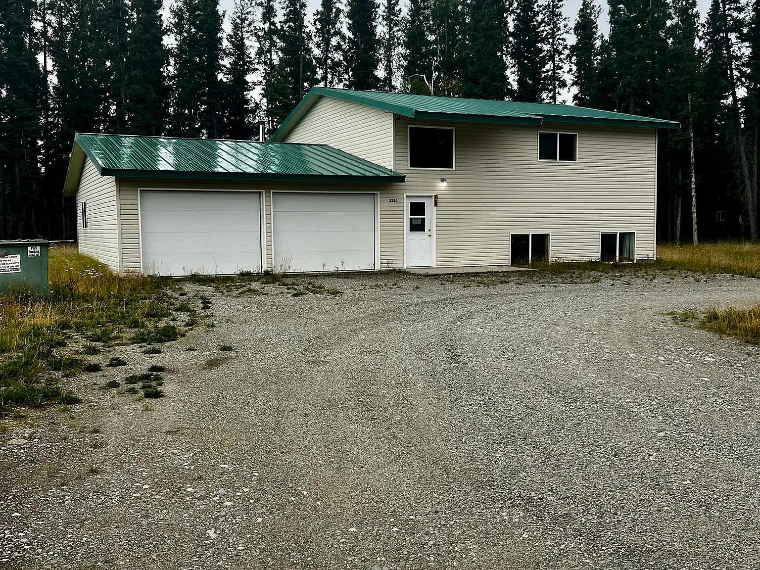 3 bed, $2,300 — Photo 1