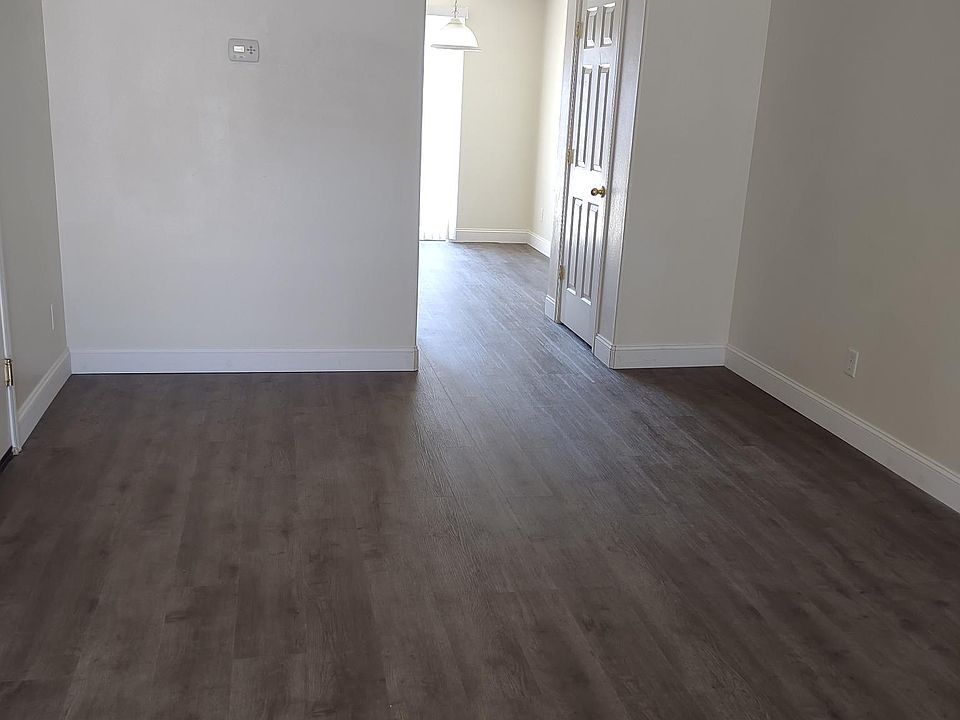 1st image of 810 Sunny Ln