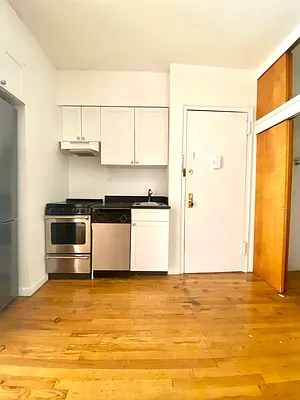 Rented by Waverly Realty Associates | media 4