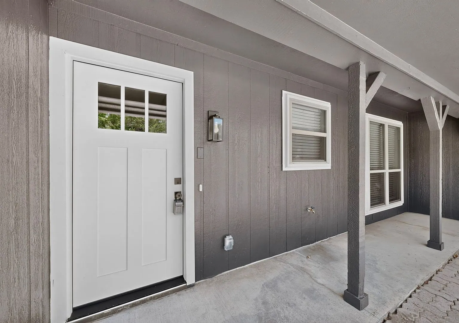 Newly Renovated Home In Grapevine Ready To Be Yours — Photo 4