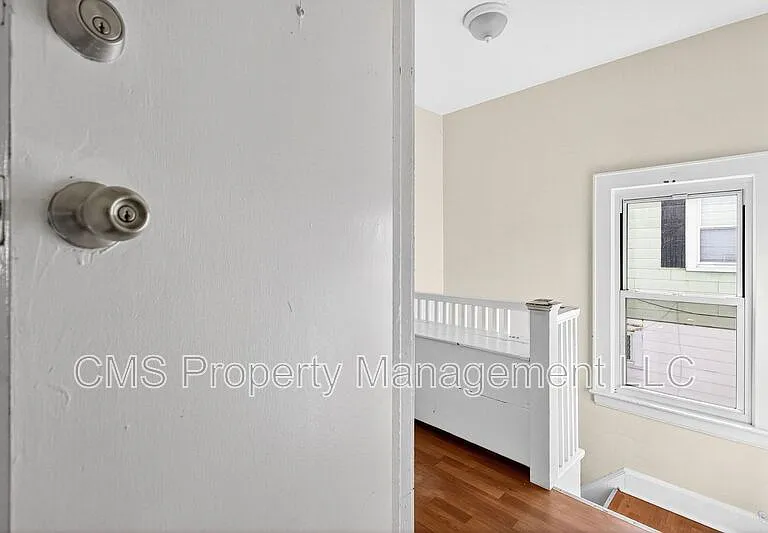 49 Welland Ave #2 — Photo 7
