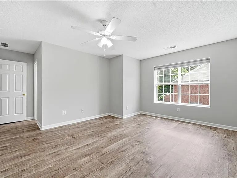 5682 Lawley Dr — Photo 21