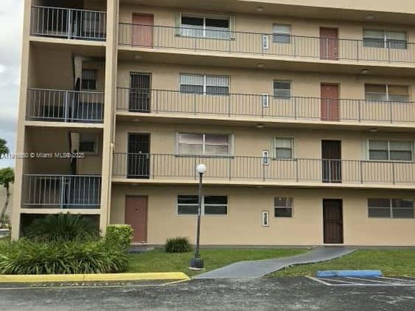 13707 Kendale Lakes Cir #PENTHOUSE 11