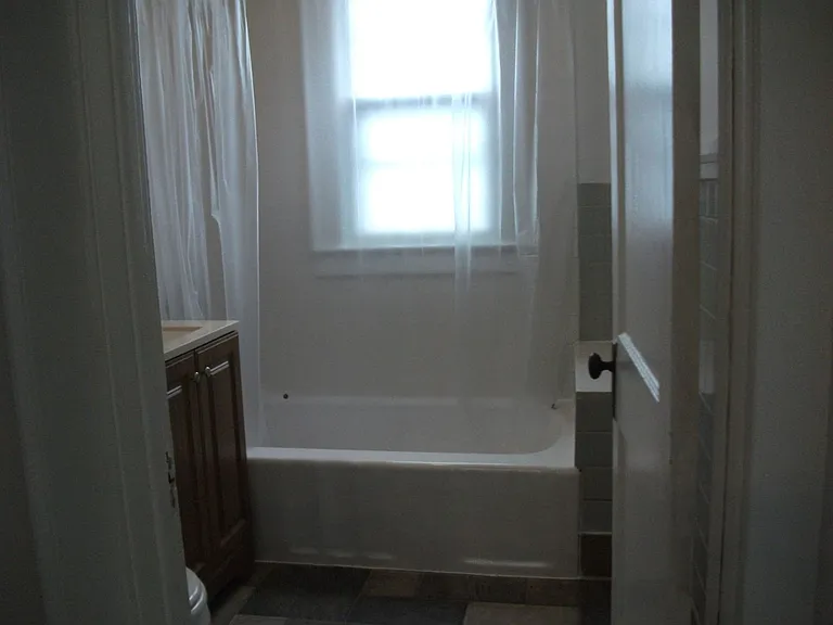 1020-22 Euclid Avenue — Photo 10