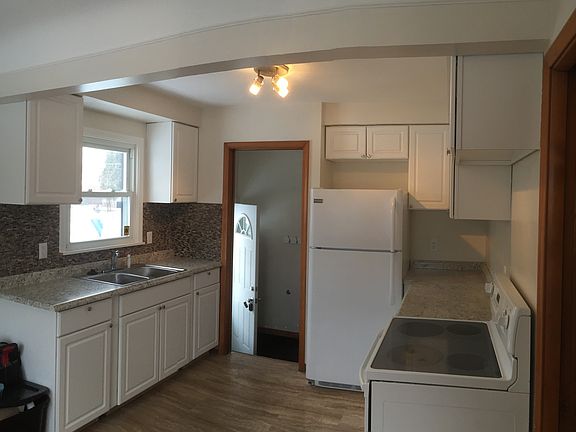 4th image of 1407 Stewart Ave
