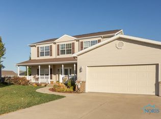 50 Cabernet Ln, Oregon, OH 43616