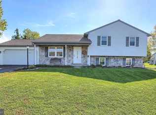 75 S Aspen Dr, Mount Joy, PA 17552