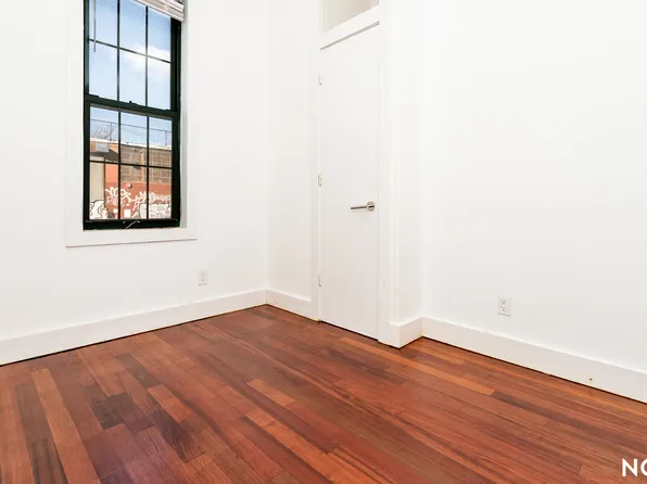 276 Boerum Street image 16 of 19