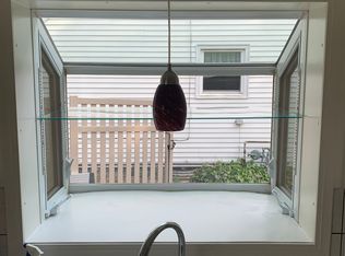 211 N Pioneer Dr, Addison, IL 60101