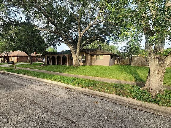 2nd image of 9611 Huntington Dr