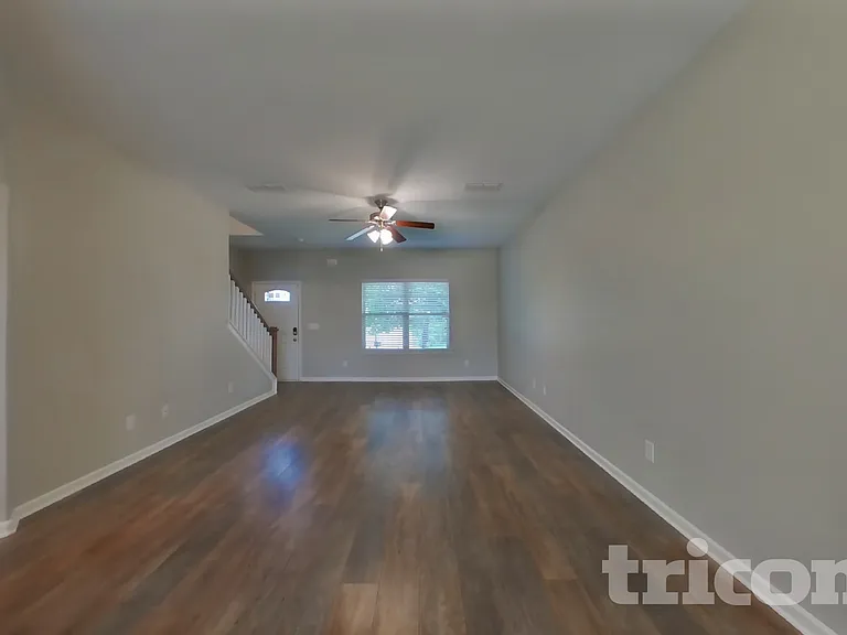1031 Solomon Ln — Photo 2