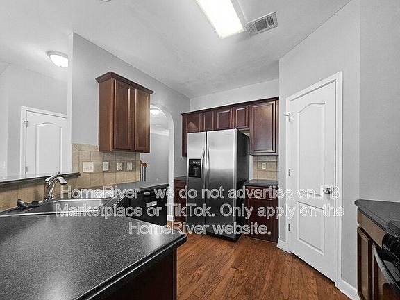 4th image of 1697 Oakbrook Lake Dr