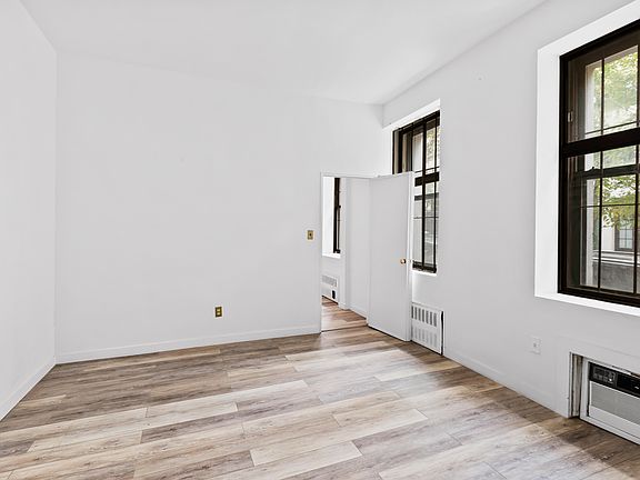 4th image of 152 E 35th St APT 1B