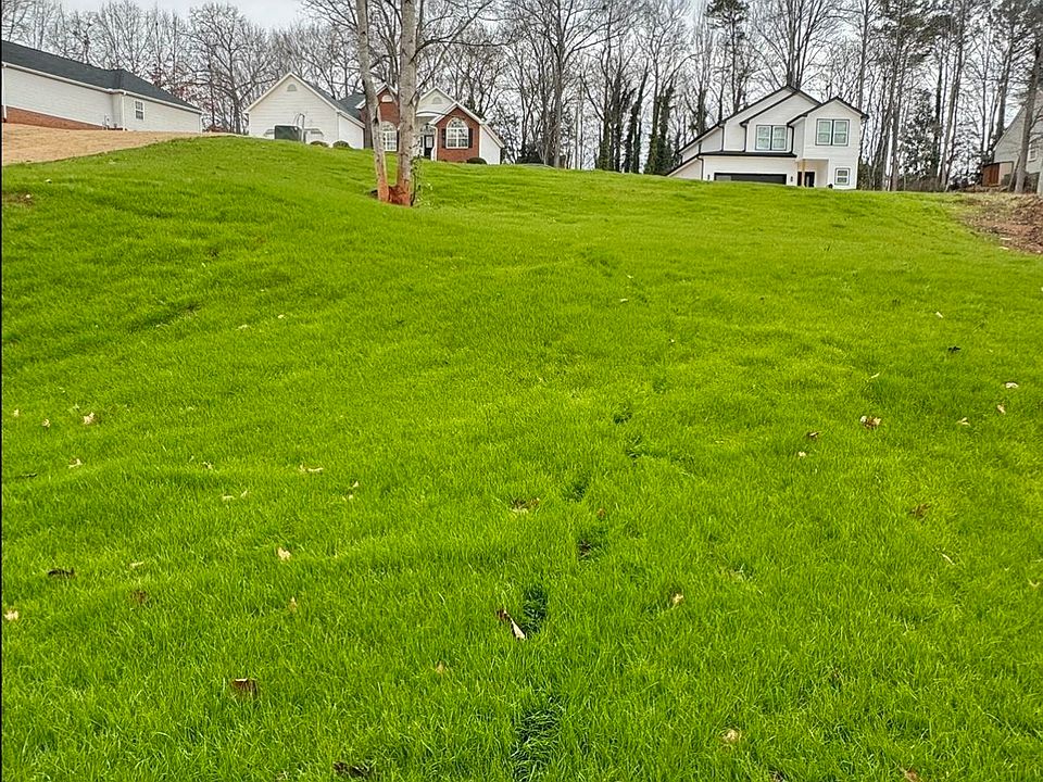 2nd image of 146 Fox Run Cir