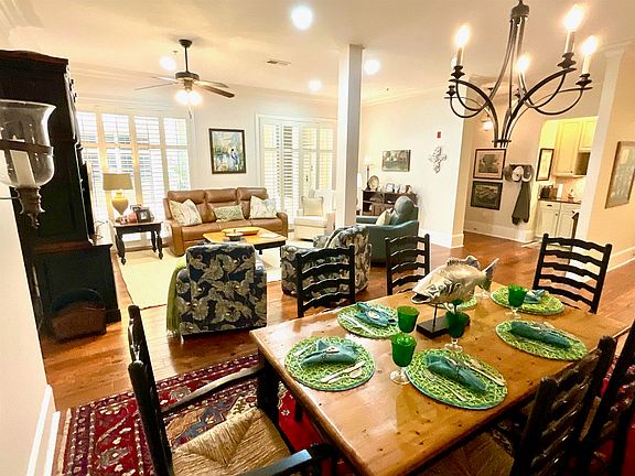 2nd image of 815 Front St. #2A