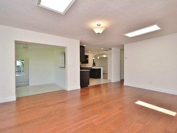 4th image of 1128 Pisgah Dr
