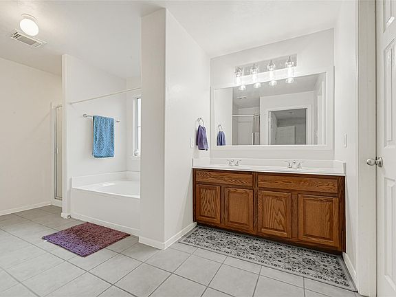 4th image of 14414 Hannah Glen Ln